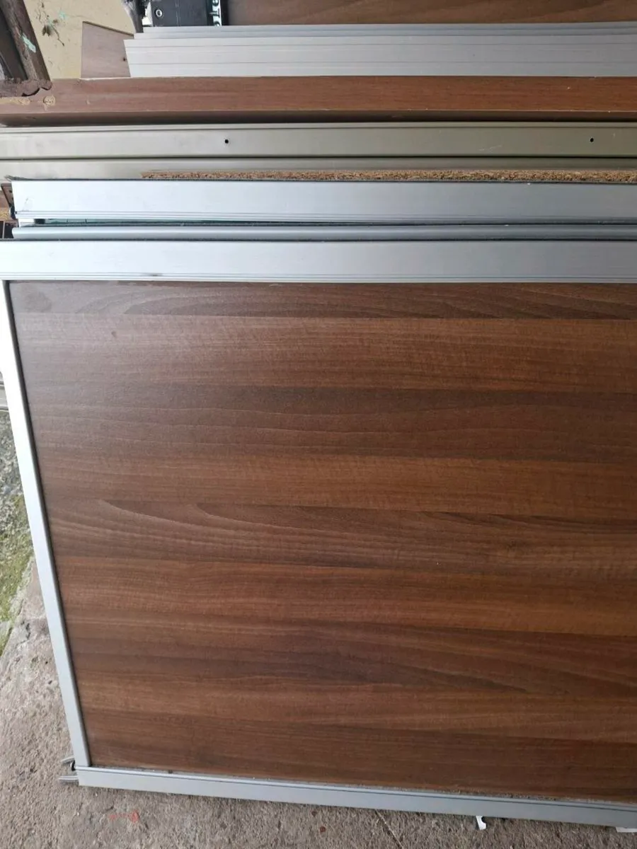 2 sets of sliderobes - Image 1