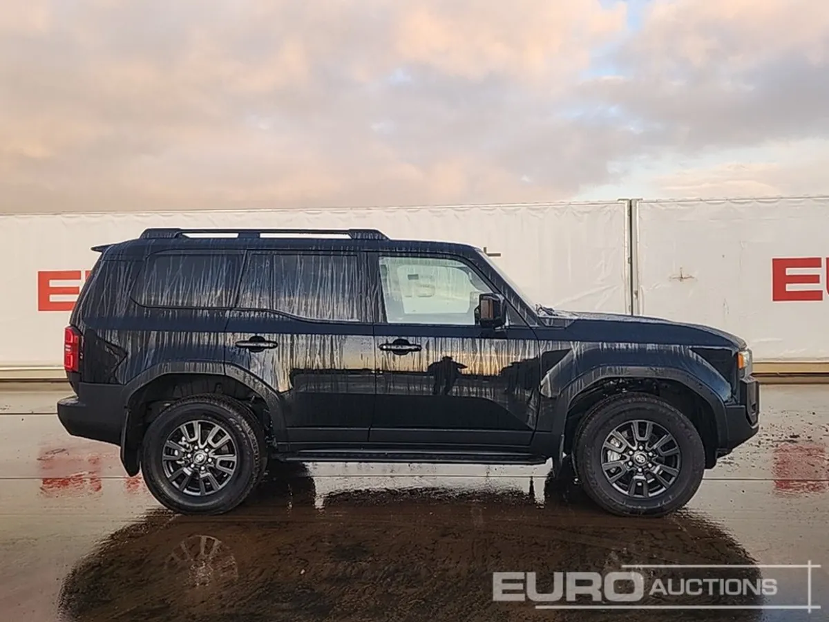 2025 Toyota Land Cruiser - Image 4