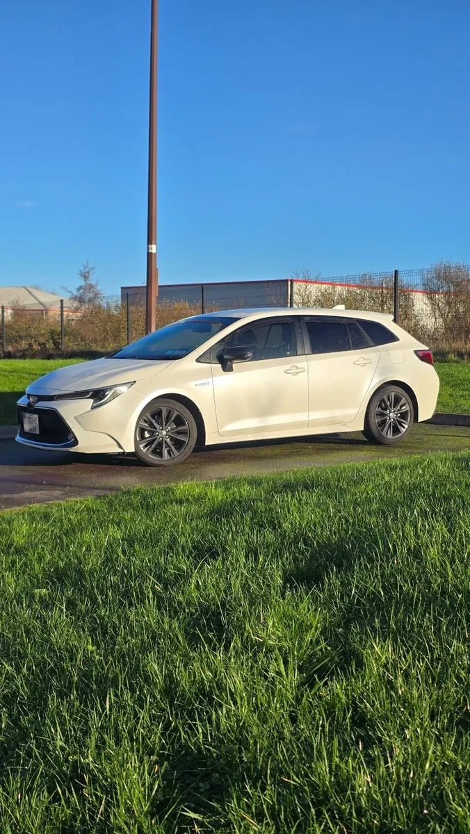 Toyota Corolla Touring WXB(Top Trim) - Image 3