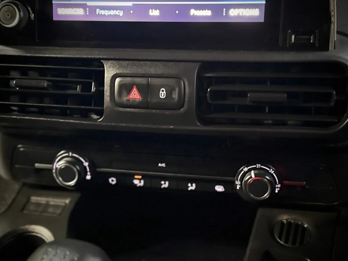 Peugeot Partner BLUEHDI PROFESSIONAL PREMIUM L1 // - Image 3