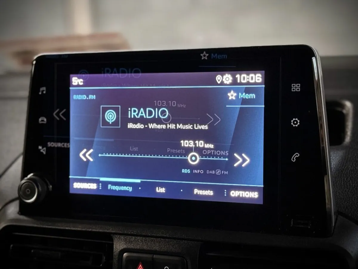 Peugeot Partner BLUEHDI PROFESSIONAL PREMIUM L1 // - Image 4