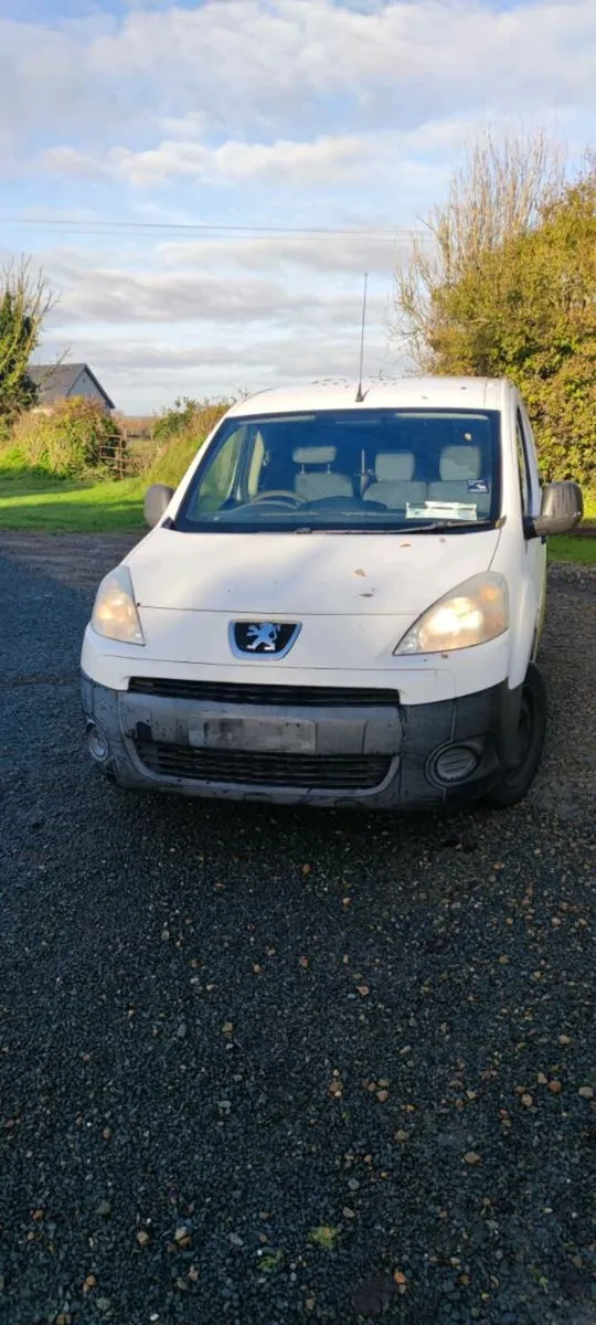 Peogot van - Image 1