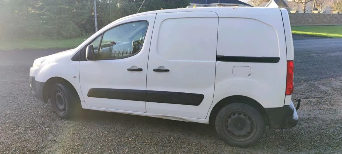 Peogot van - Image 3