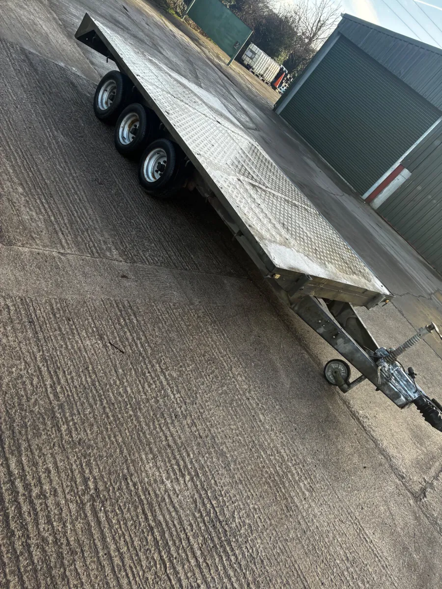 12x6ft 6 tri axel flat bed - Image 1