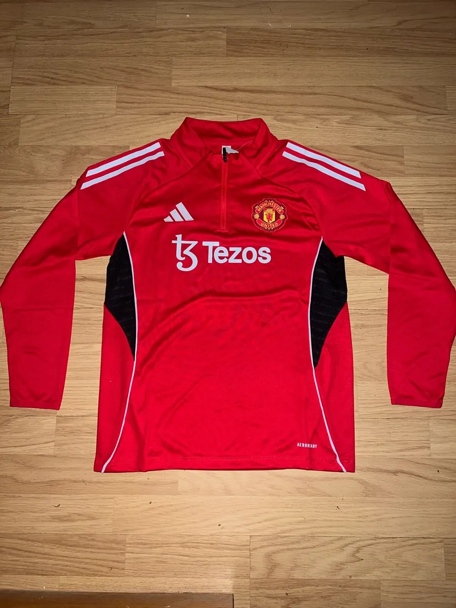 Man United Tracksuit - Image 1