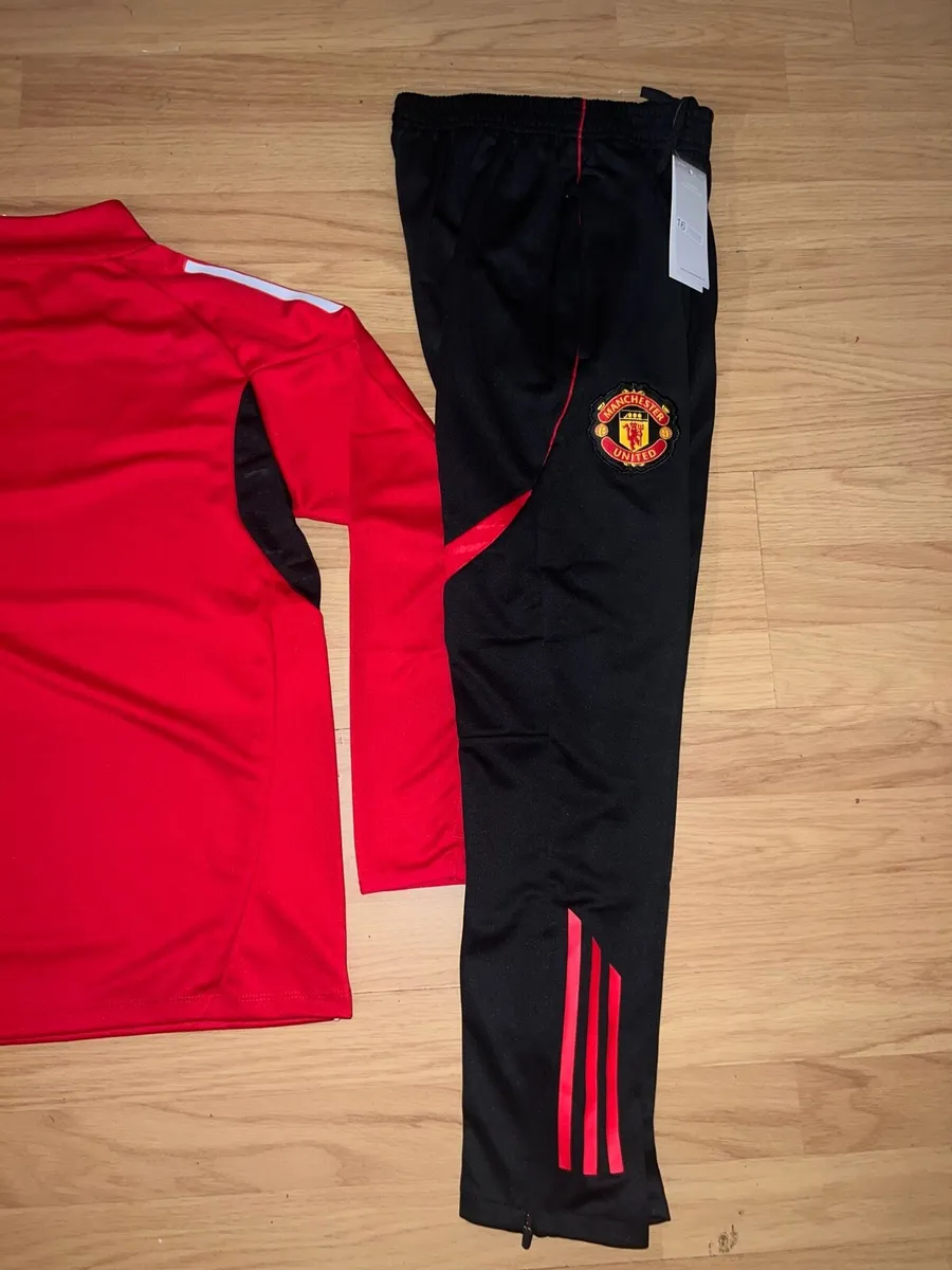 Man United Tracksuit - Image 2