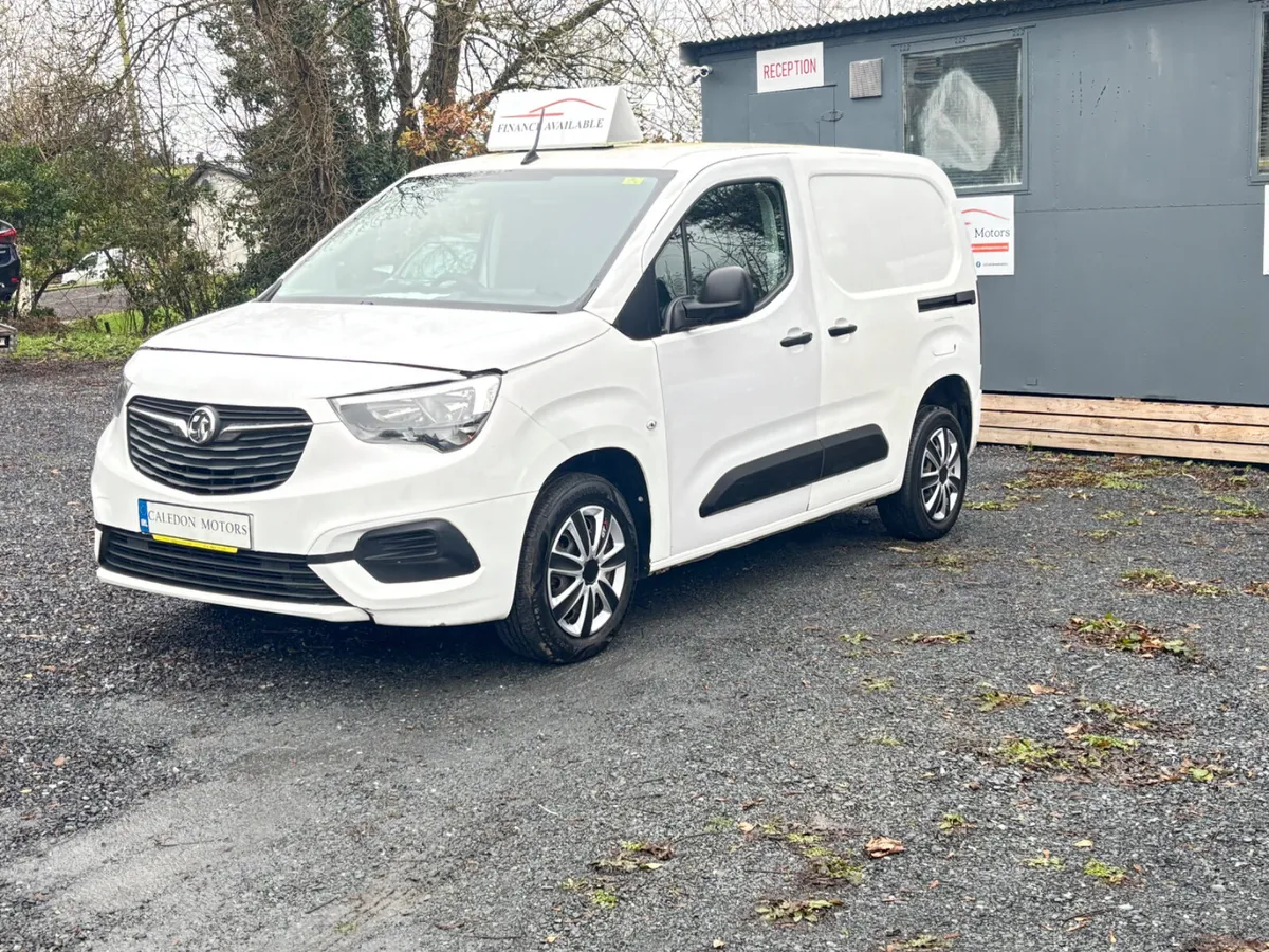 2020 OPEL COMBO-LOW KM-NEW CVRT - Image 2