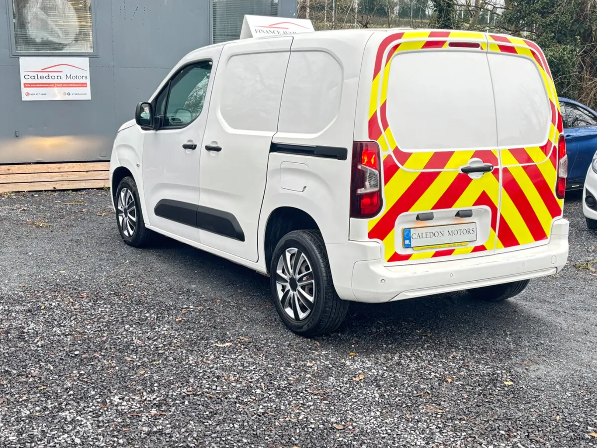 2020 OPEL COMBO-LOW KM-NEW CVRT - Image 3