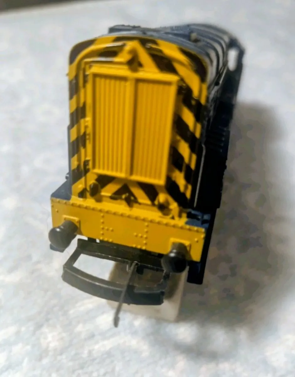 Lima BR Blue shunter Class 09, 09026, + 6 wagon - Image 4