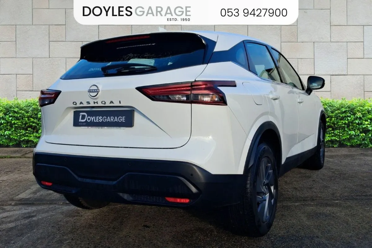 Nissan Qashqai SV 1.3 Petrol Hybrid - Image 4