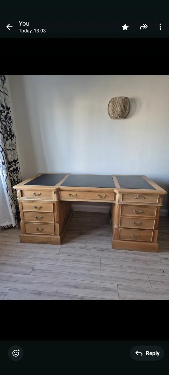 Presidential style desk - Image 4