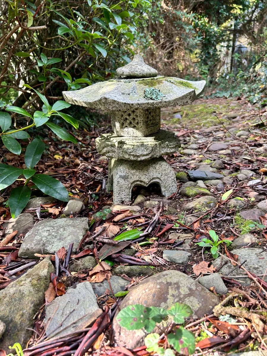 Japanese Garden Lanterns - Image 1