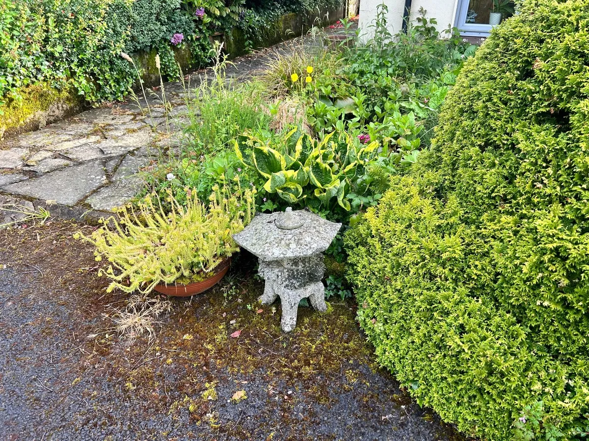 Japanese Garden Lanterns - Image 4