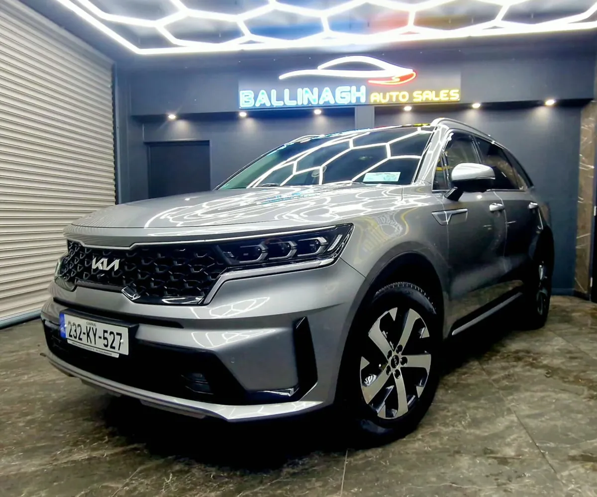 KIA SORENTO 2.2 K4 4X2 Diesel 7 seats - Image 1