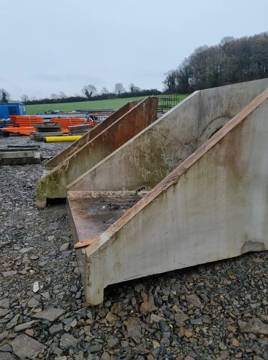 Concrete headwalls - Image 1