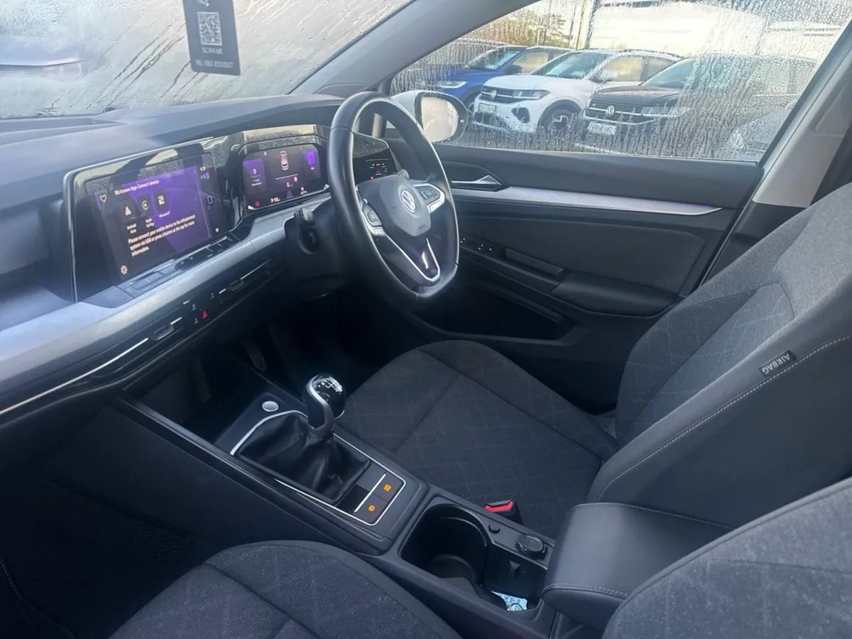 Volkswagen Golf LIFE 2.0TDI 115HP MANUAL - Image 3