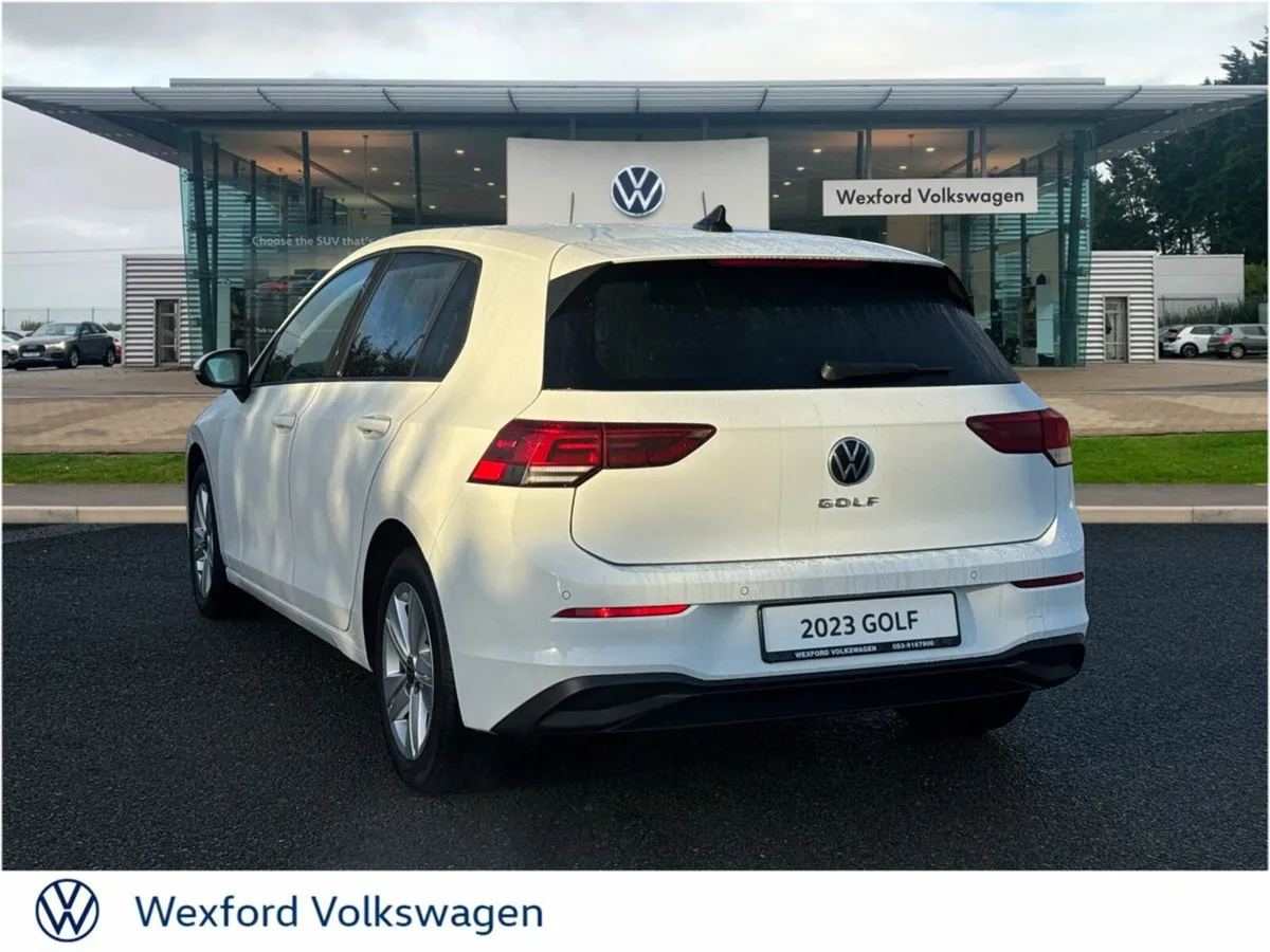 Volkswagen Golf LIFE 2.0TDI 115HP MANUAL - Image 4