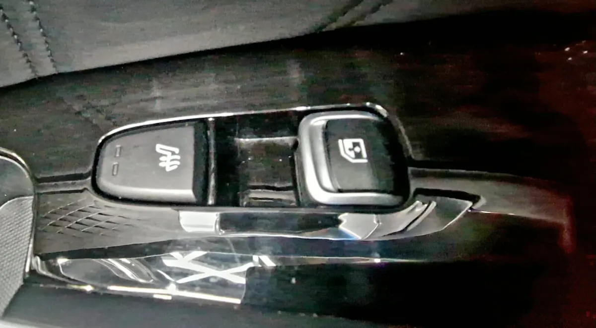 KIA SORENTO 2.2 K4 4X2 Diesel 7 seats - Image 3