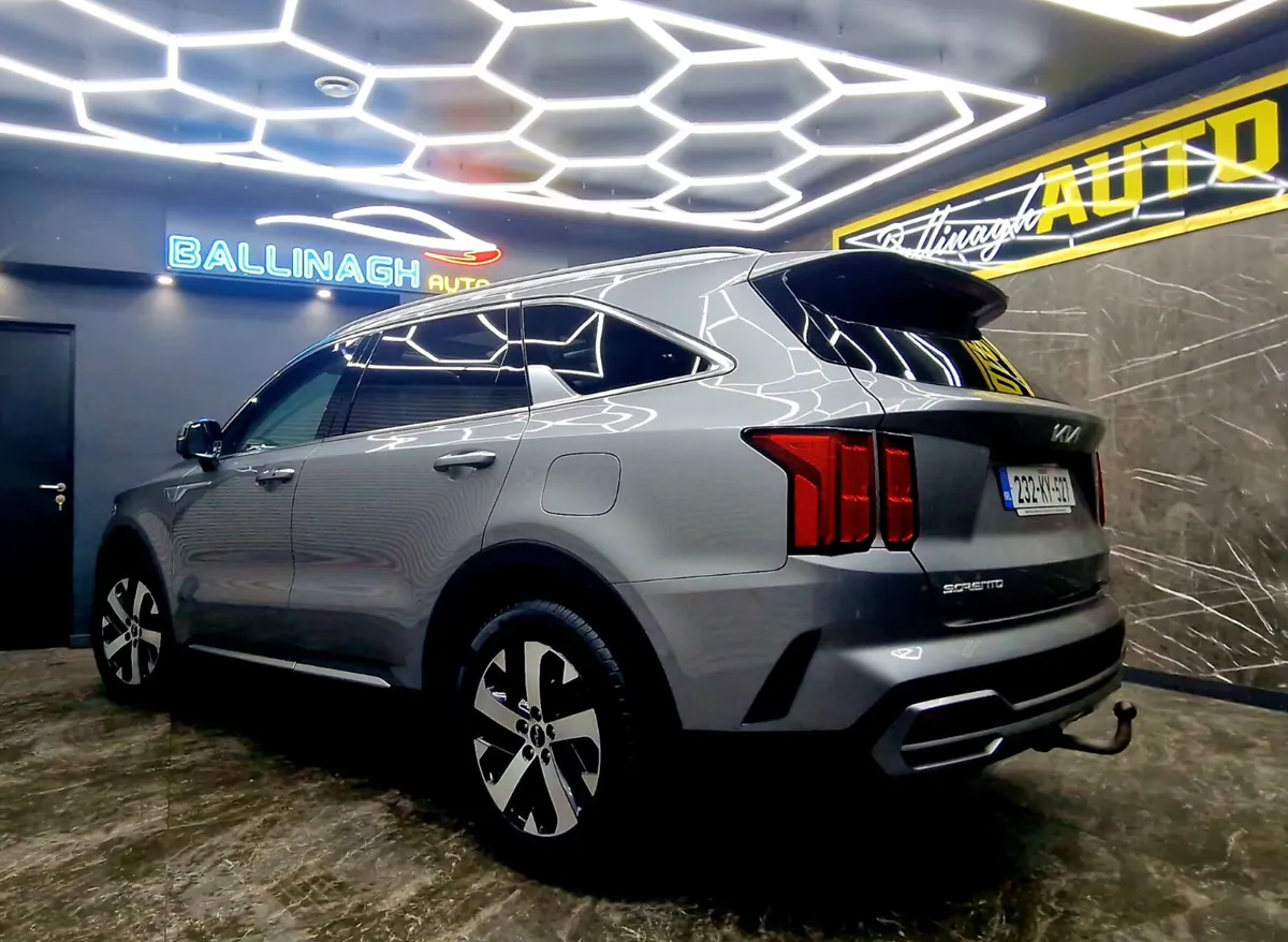 KIA SORENTO 2.2 K4 4X2 Diesel 7 seats - Image 2