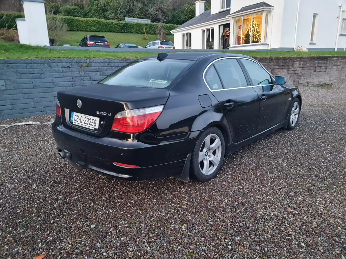 BMW 5-Series 2008 - Image 2