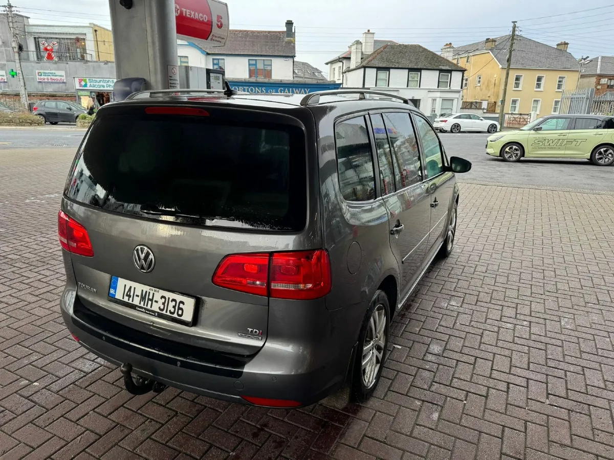 Volkswagen Touran 2014 - Image 2