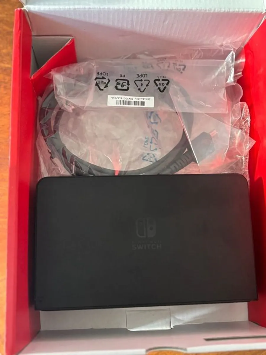 Nintendo Switch Oled - Image 3