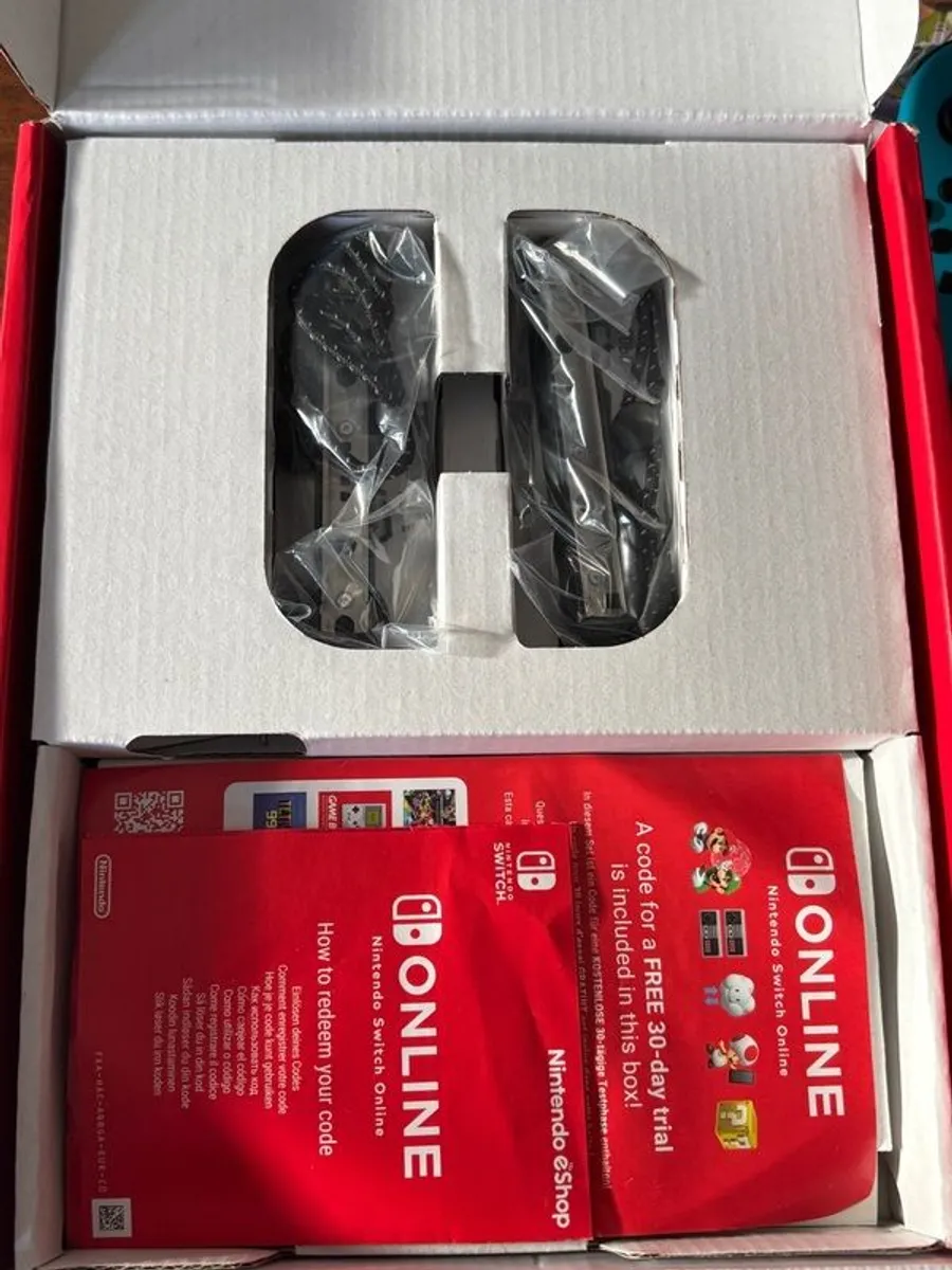 Nintendo Switch Oled - Image 4