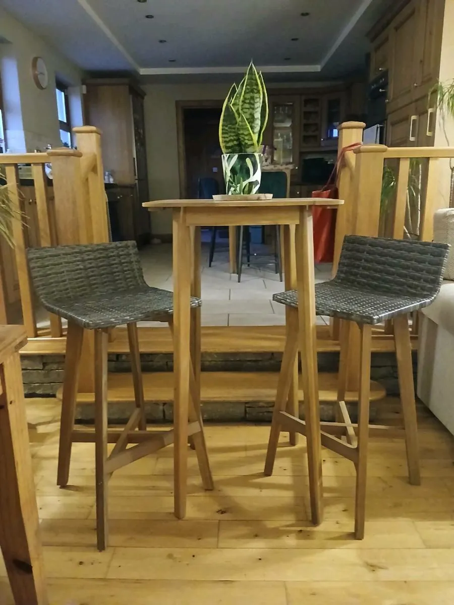 Tall bistro set - Image 1