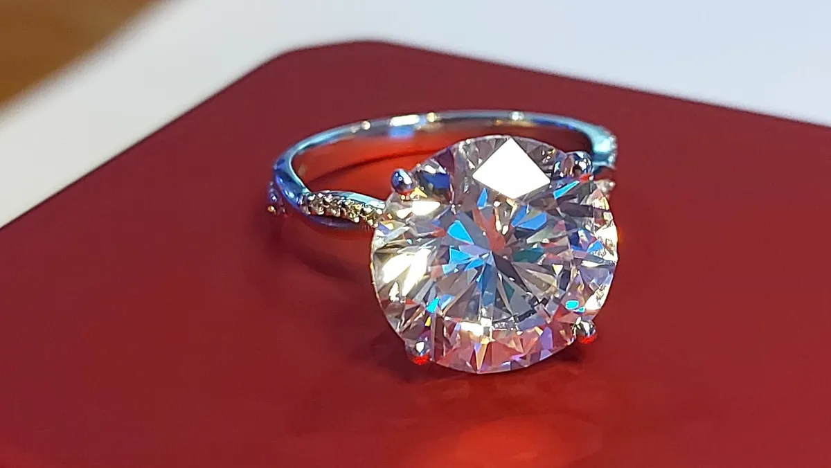 14k Gold ring  7.16 ct Lab-Grown Diamond IGI Cert - Image 1