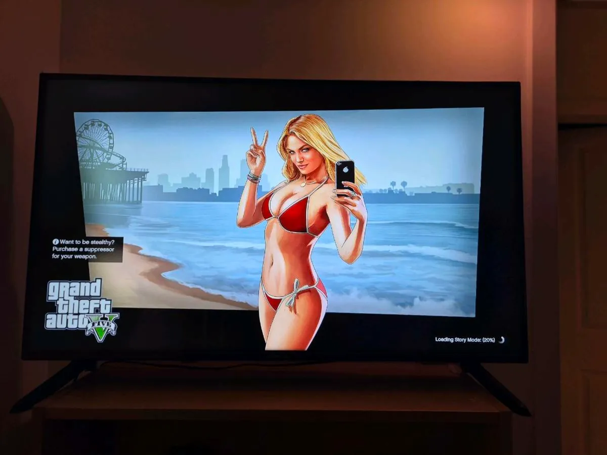 43" smart tv + PS4 WITH 6 GAMES - Image 2