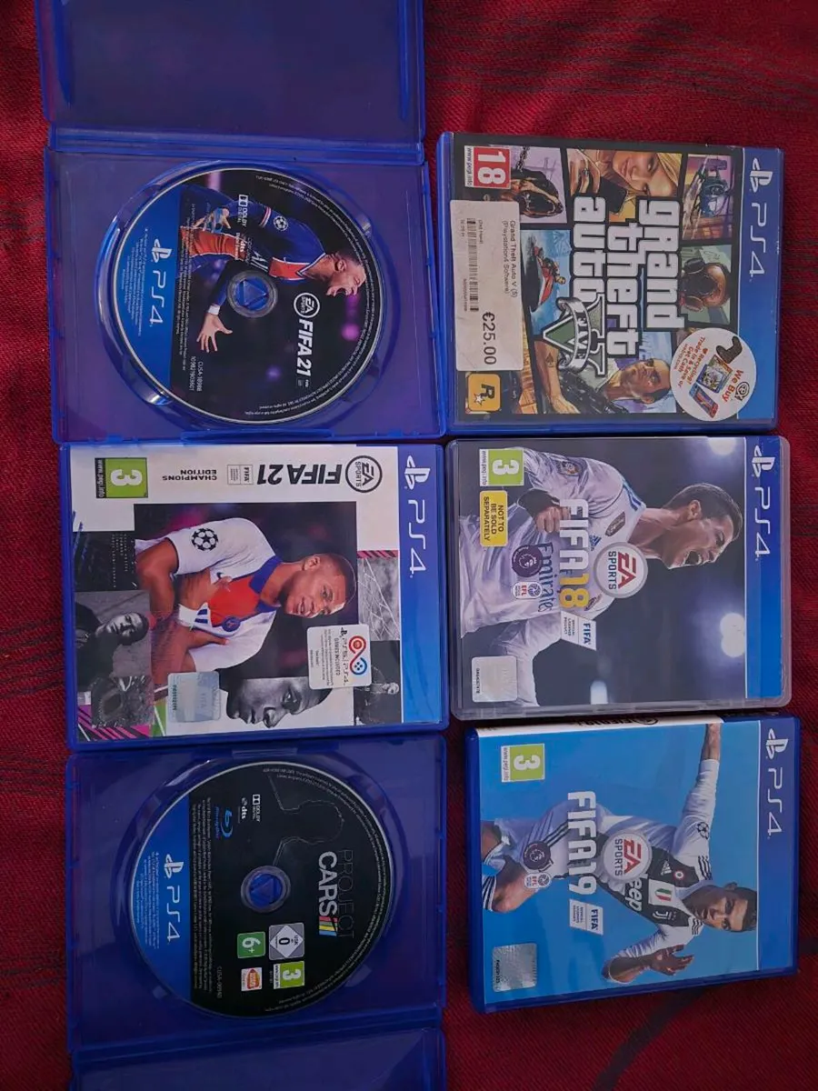 PS4 + 6 GAMES GTA V 🎮 - Image 3