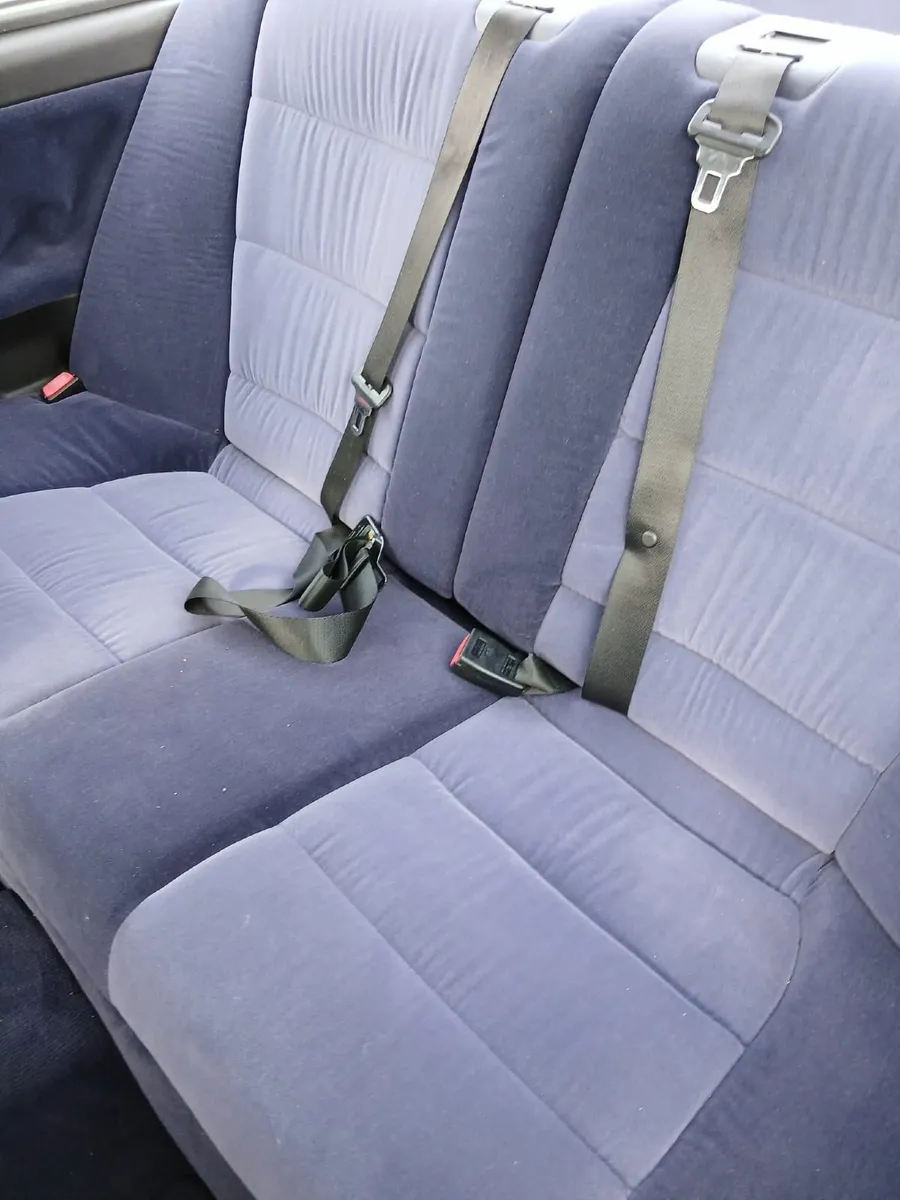 BMW 3-Series 1995 2 door coupe - Image 3