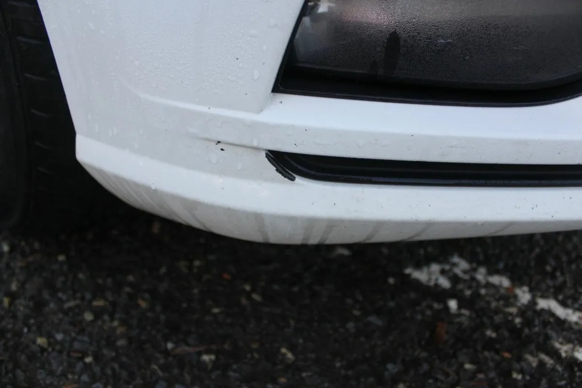 Volkswagen Golf GOLF 1.6 TRENDLINE TDI 90BHP  VAN - Image 2