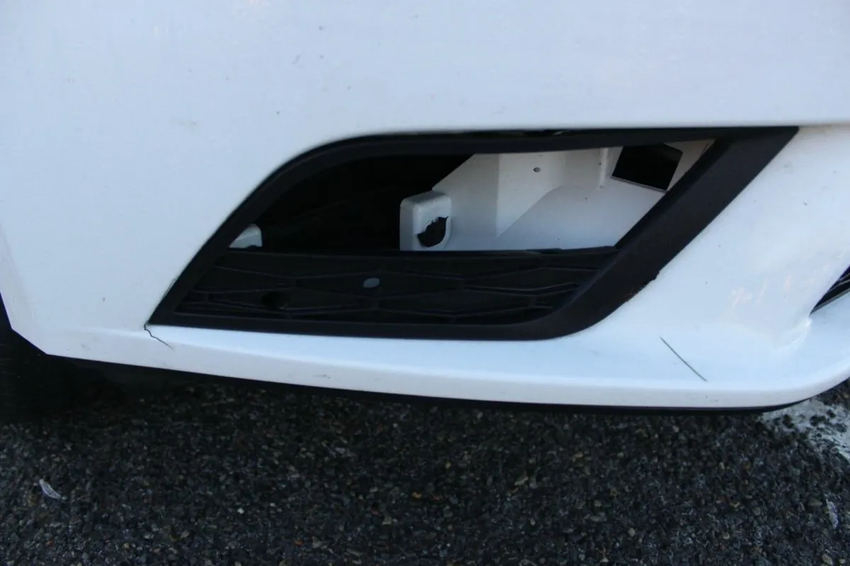 SEAT Leon 1.6 TDI 105 PS SE St/St - Image 3