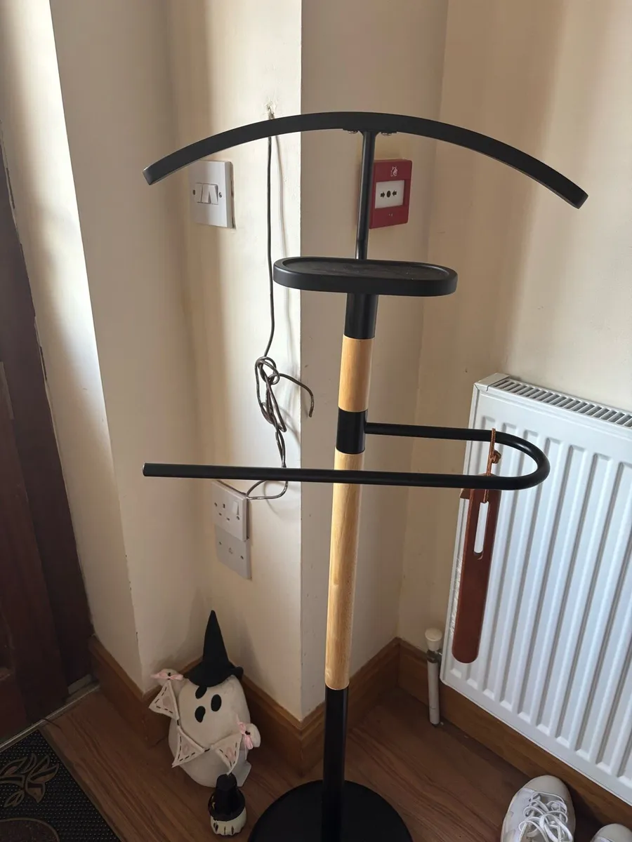 Freebies furniture chair table office - Image 1