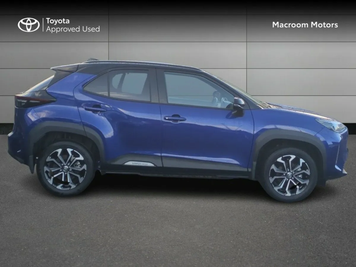 Toyota Yaris Cross END OF YEAR CLEARANCE SALE! - Image 3