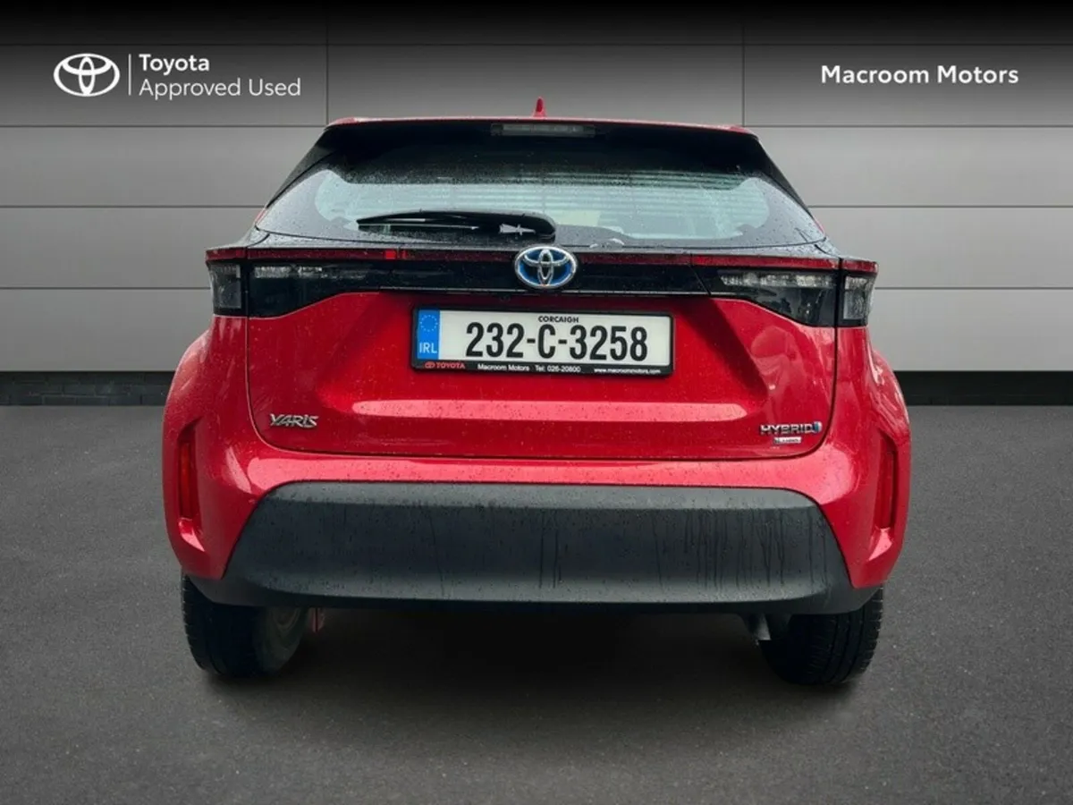 Toyota Yaris Cross END OF YEAR CLEARANCE SALE!!! L - Image 4