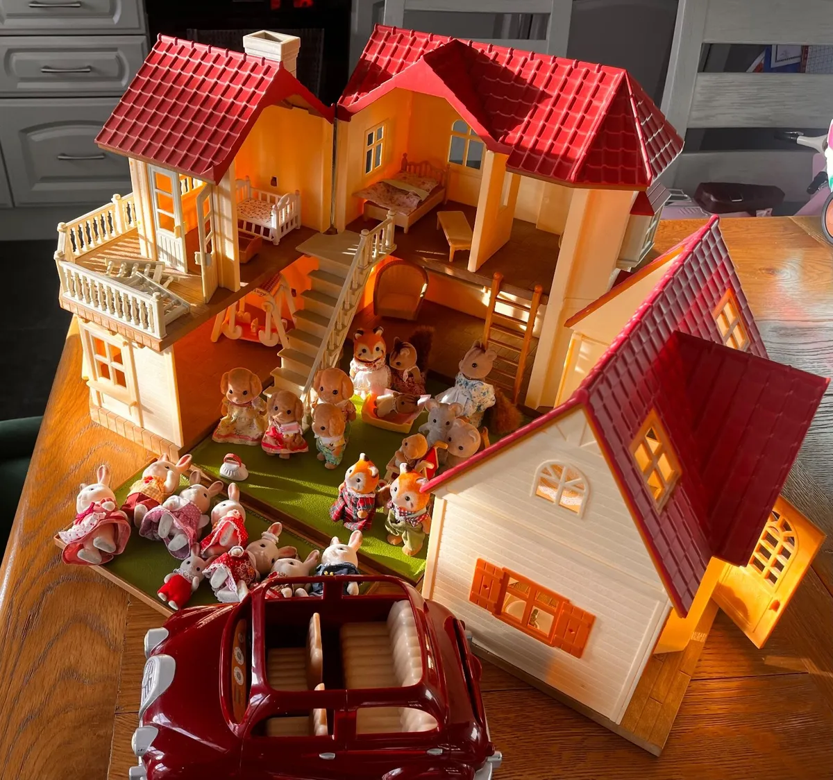 Sylvanian families bundle - like new - Image 1