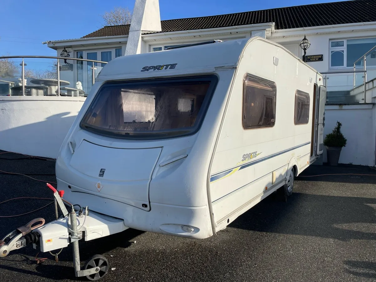 6 birth single axel caravan - Image 1