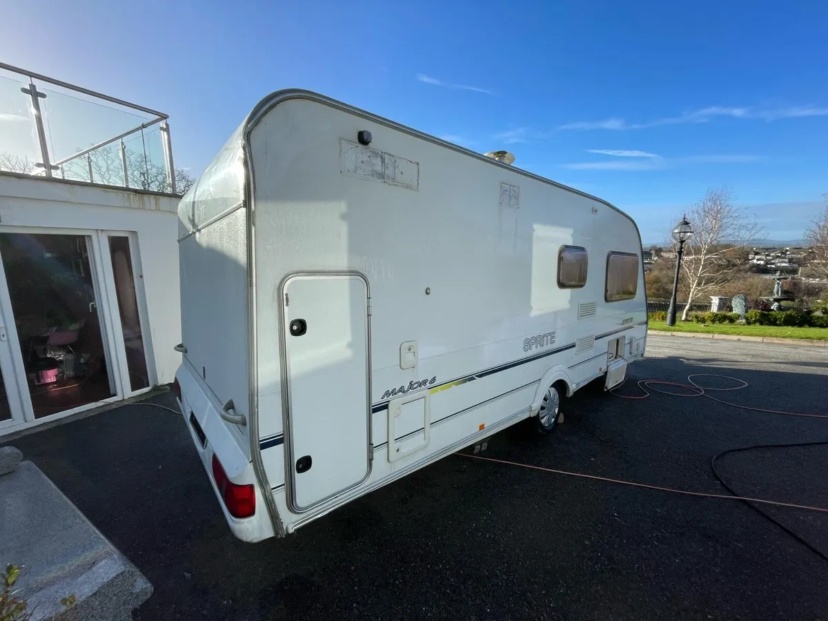 6 birth single axel caravan - Image 3