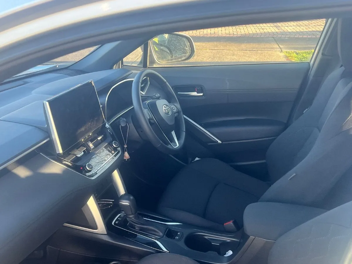 Toyota Corolla 2024 - Image 2
