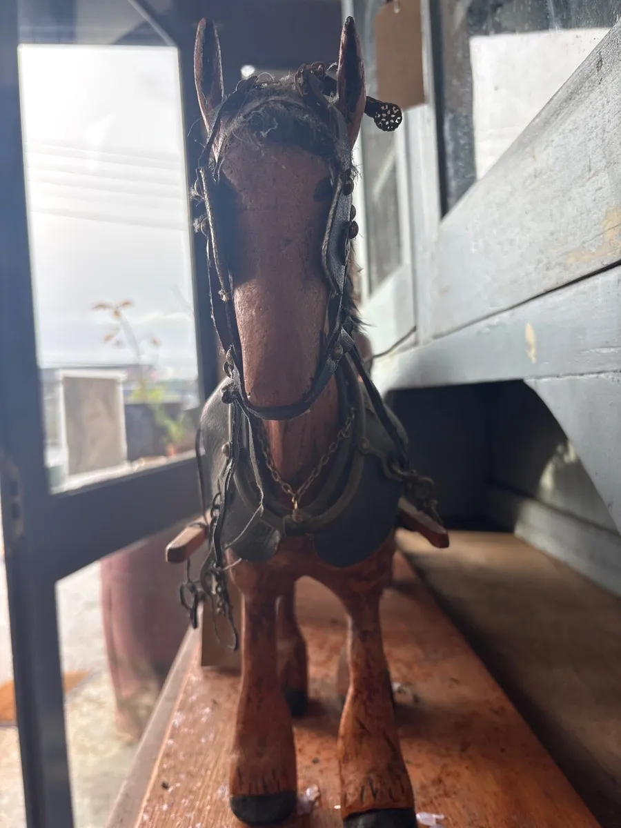 A vintage carved teak wooden horse and cart - Image 2