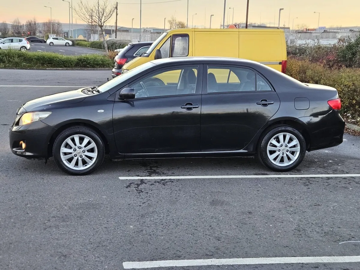 Toyota Corolla - Image 2