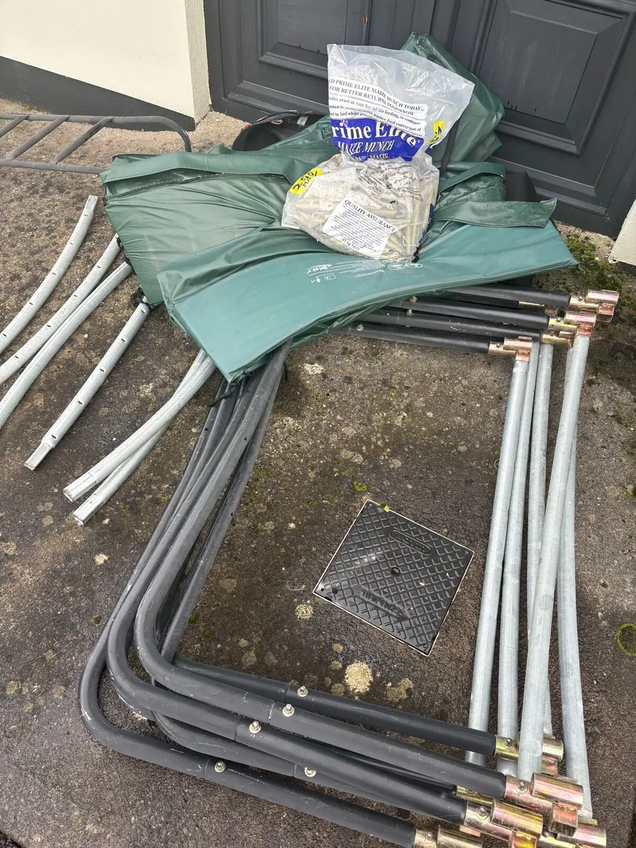 HUGE 17ft x 14ft Telstar Trampoline - Image 2