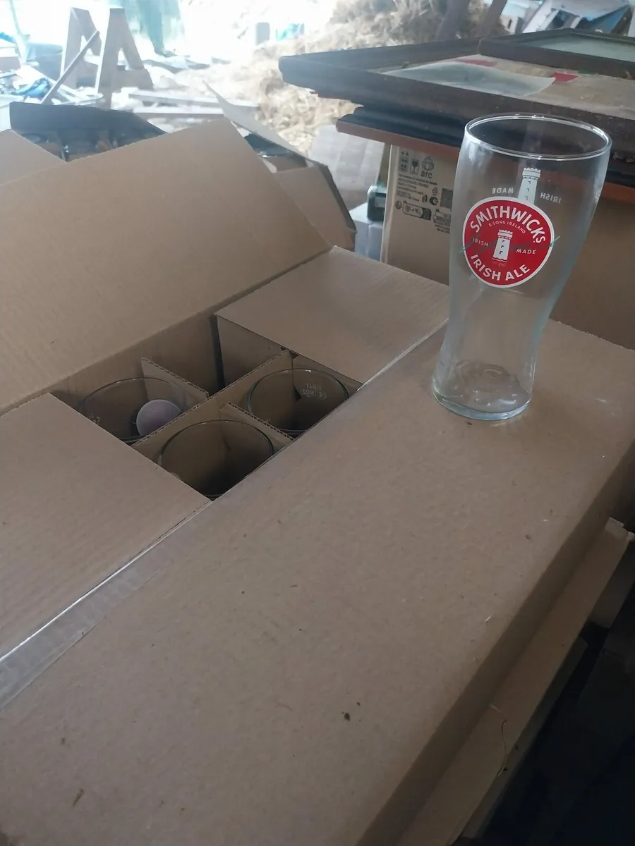 Pint glasses - Image 1