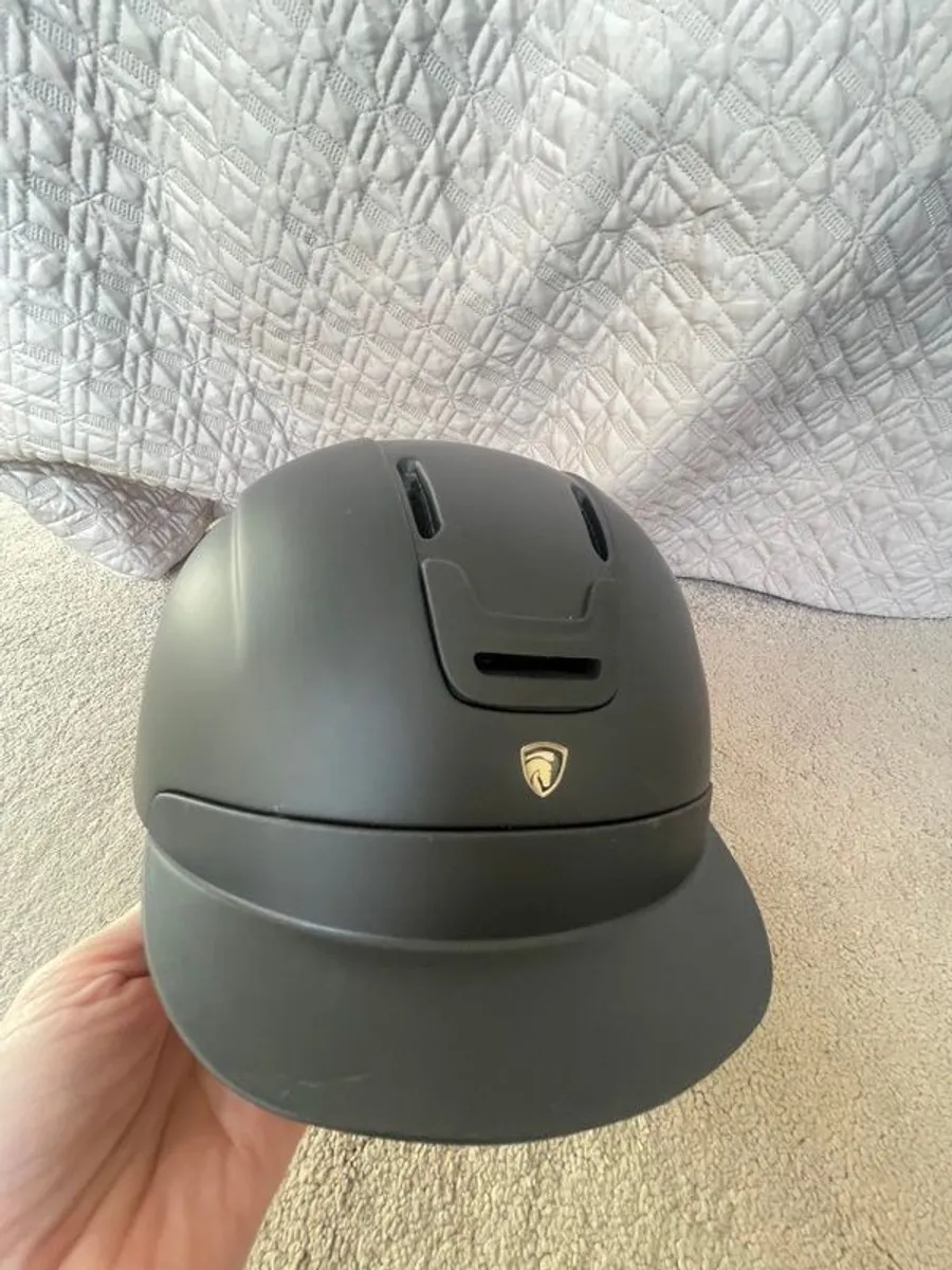 Horse riding helmet brand new - Image 4