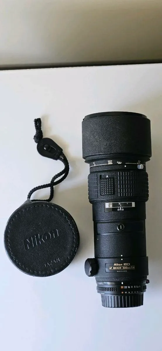 Nikon 300mm f4 ED Screw drive Focus.  Immaculate!! - Image 1