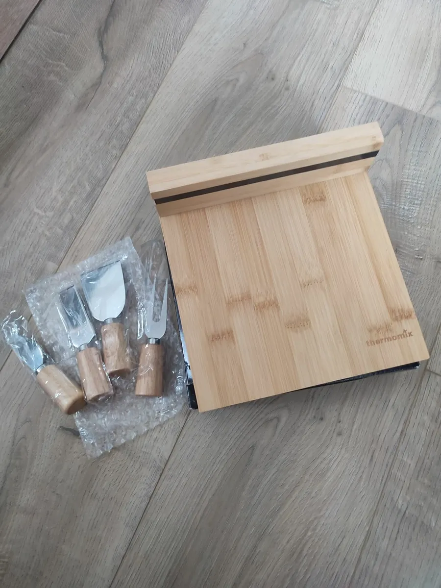 Cheese cutting board with cutlery- brand bew