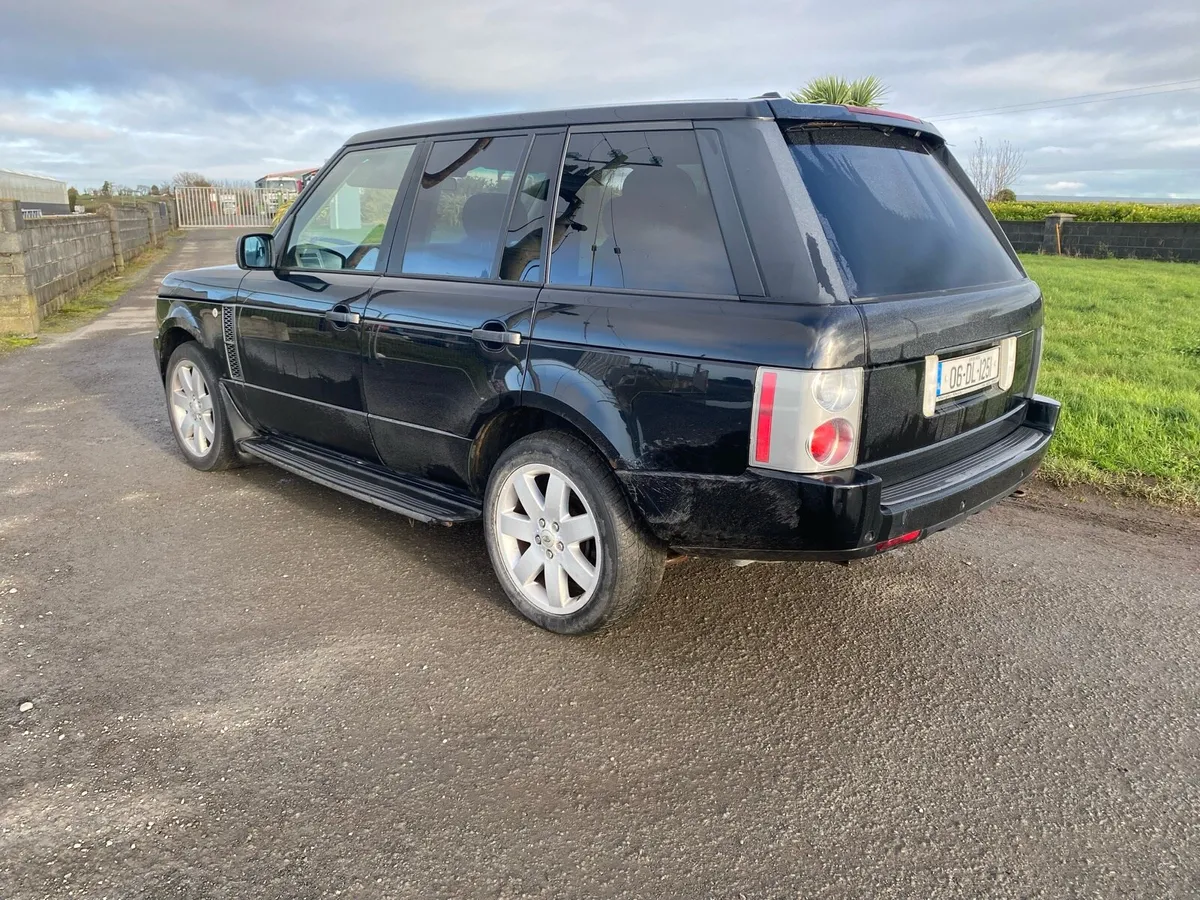 2006 Range Rover 3.0 TD6 Crewcab - Image 2