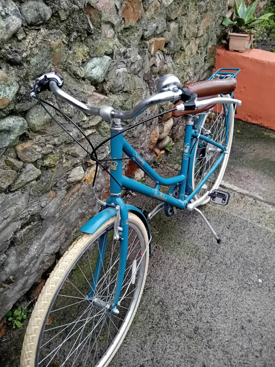 Ladies Bicycle - Image 4